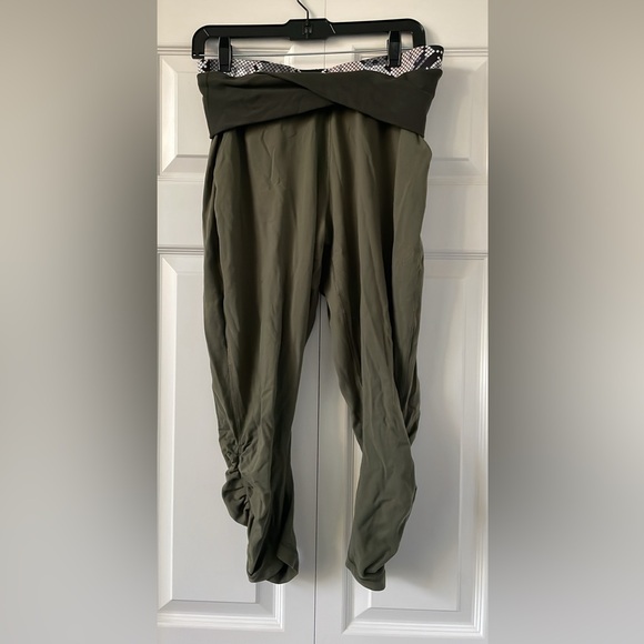 Lululemon crop leggings - Picture 1 of 6